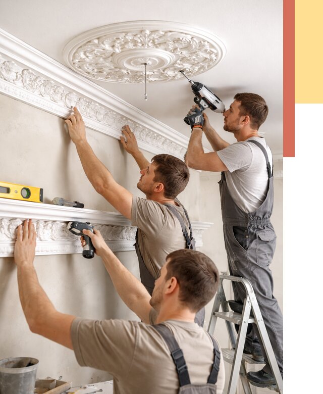 Монтаж лепнины на потолок в Магнитогорске от 3310 руб. быстро и недорого | ОТДЕЛОЧНИК-Мгн